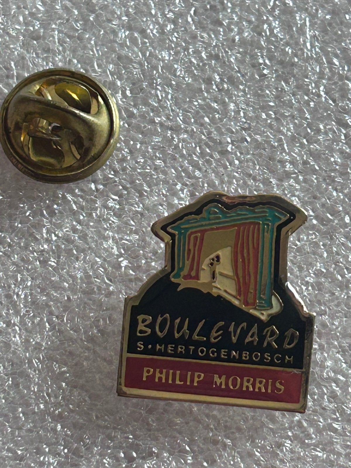 Boulevard s’hertogenbosch philip morris, Verzamelen, Ophalen of Verzenden, Zo goed als nieuw, Overige onderwerpen, Speldje of Pin