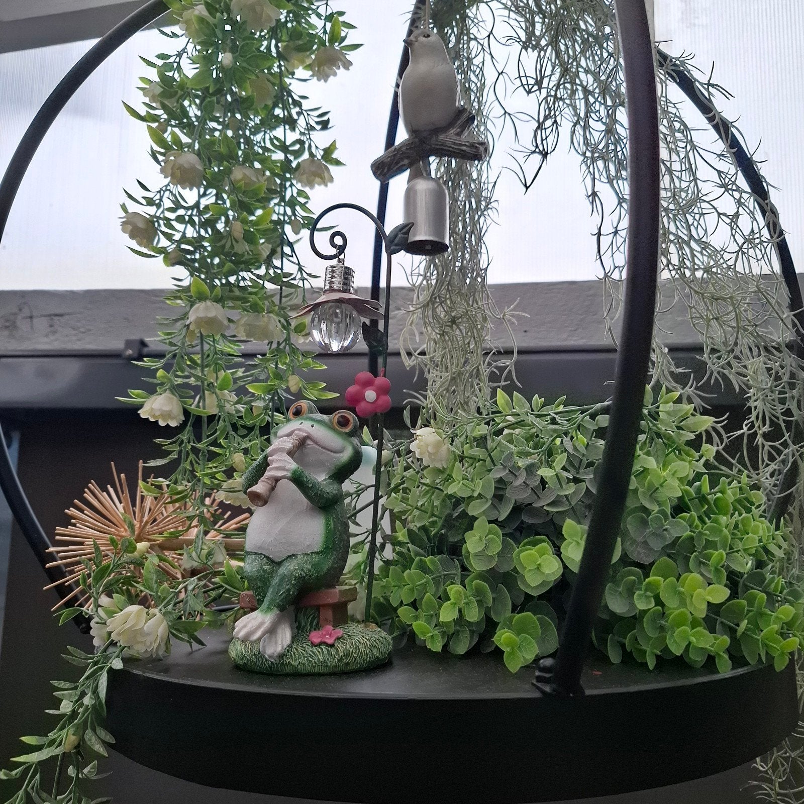 Decoratieve hangende plantenbak met kikkers en verlichting, Ophalen, Gebruikt, Meerkleurig, Overige stijlen