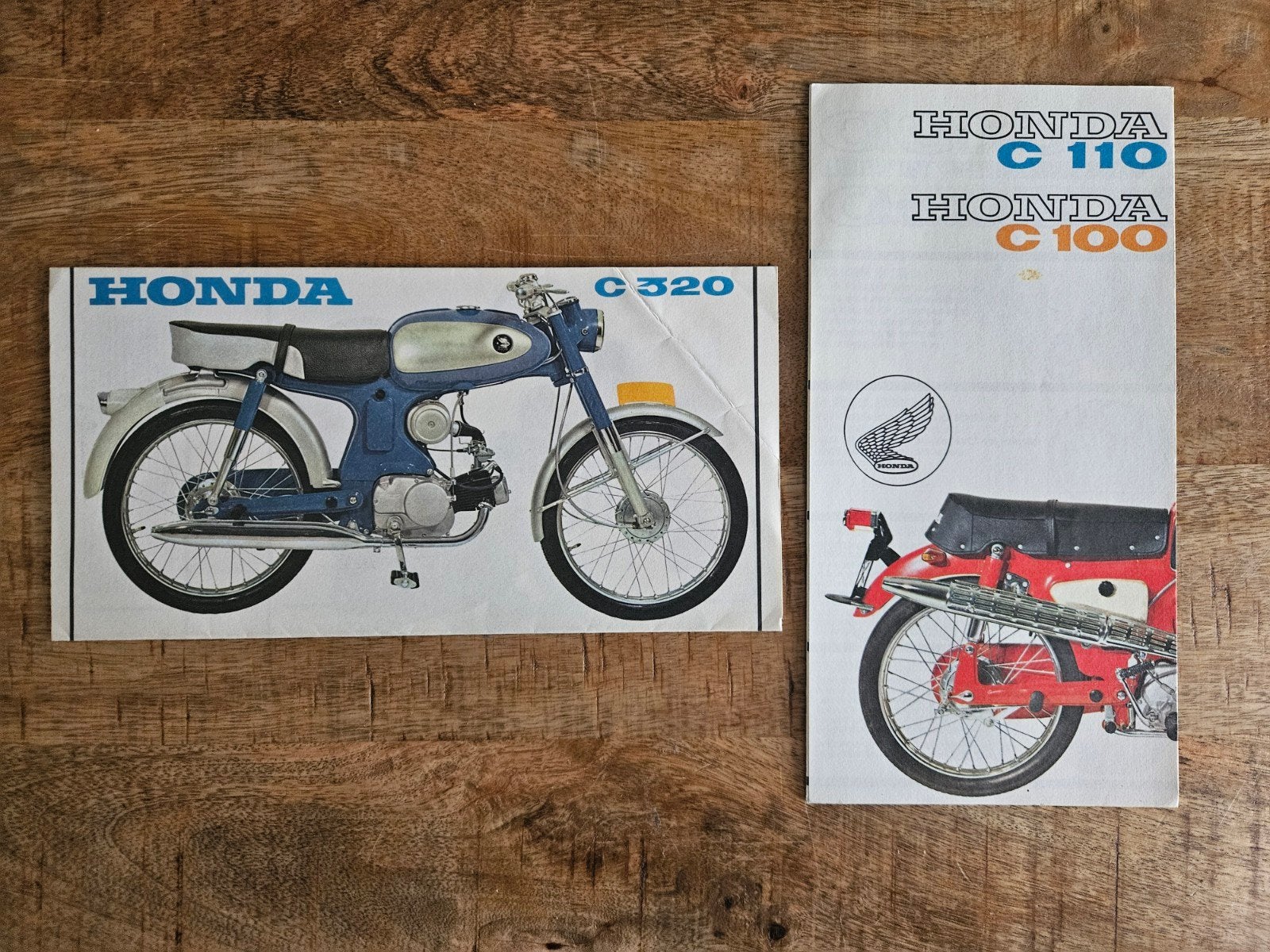2 Brochures Honda C110/C100 & C320, Ophalen of Verzenden, Zo goed als nieuw, Honda