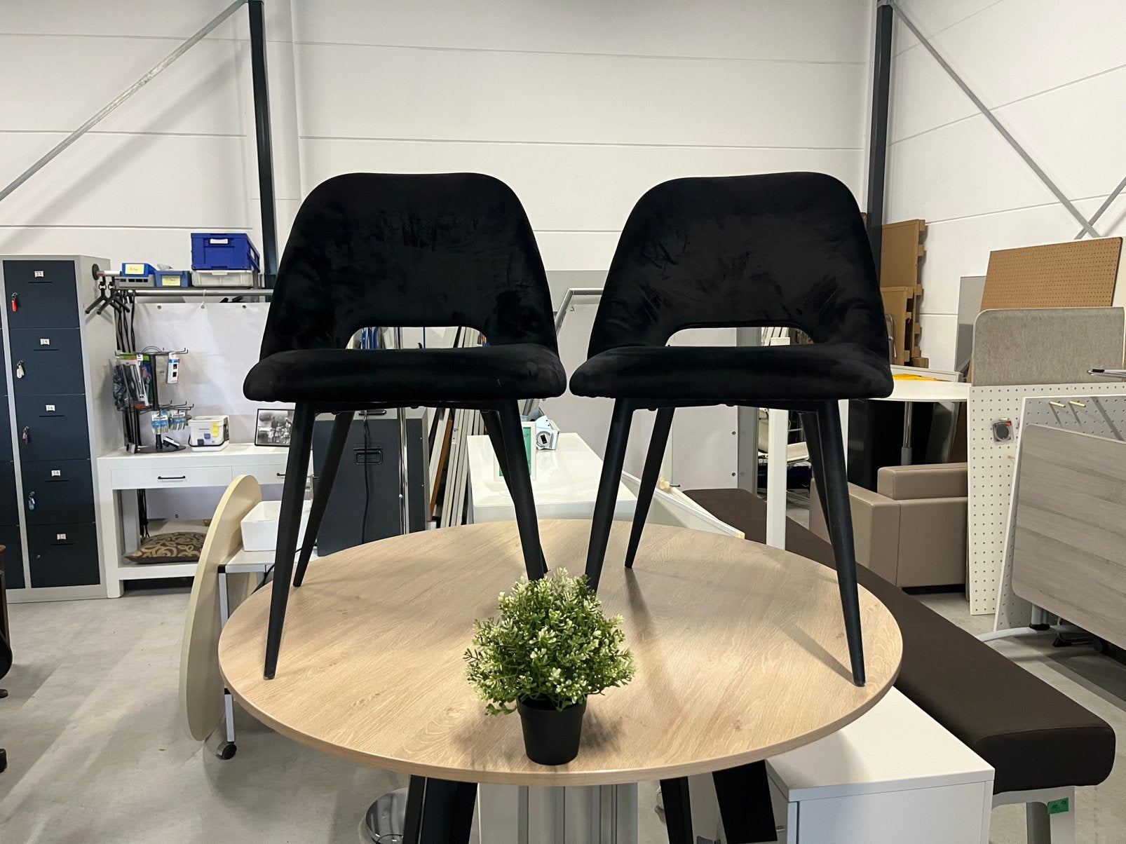 2 zwarte salon stoelen izgst. Prijs per stuk, Huis en Inrichting, Stoelen, Ophalen, Twee, Geen, Zo goed als nieuw