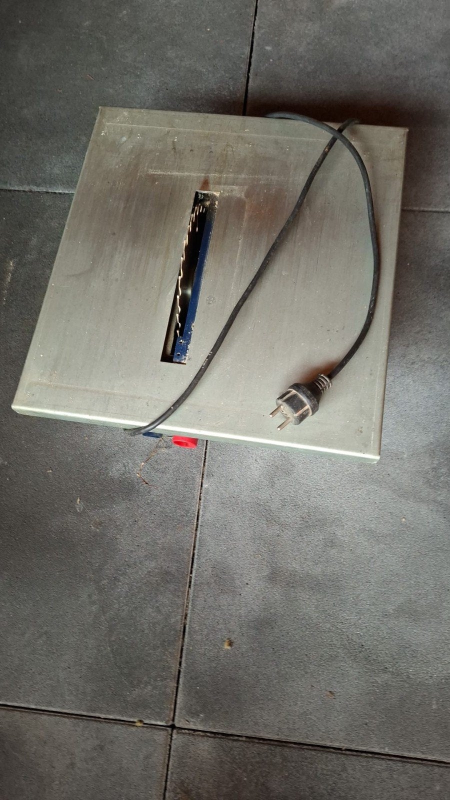 tafelmodel zaagtafel, Ophalen, Gebruikt, Cirkelzaag, 600 tot 1200 watt