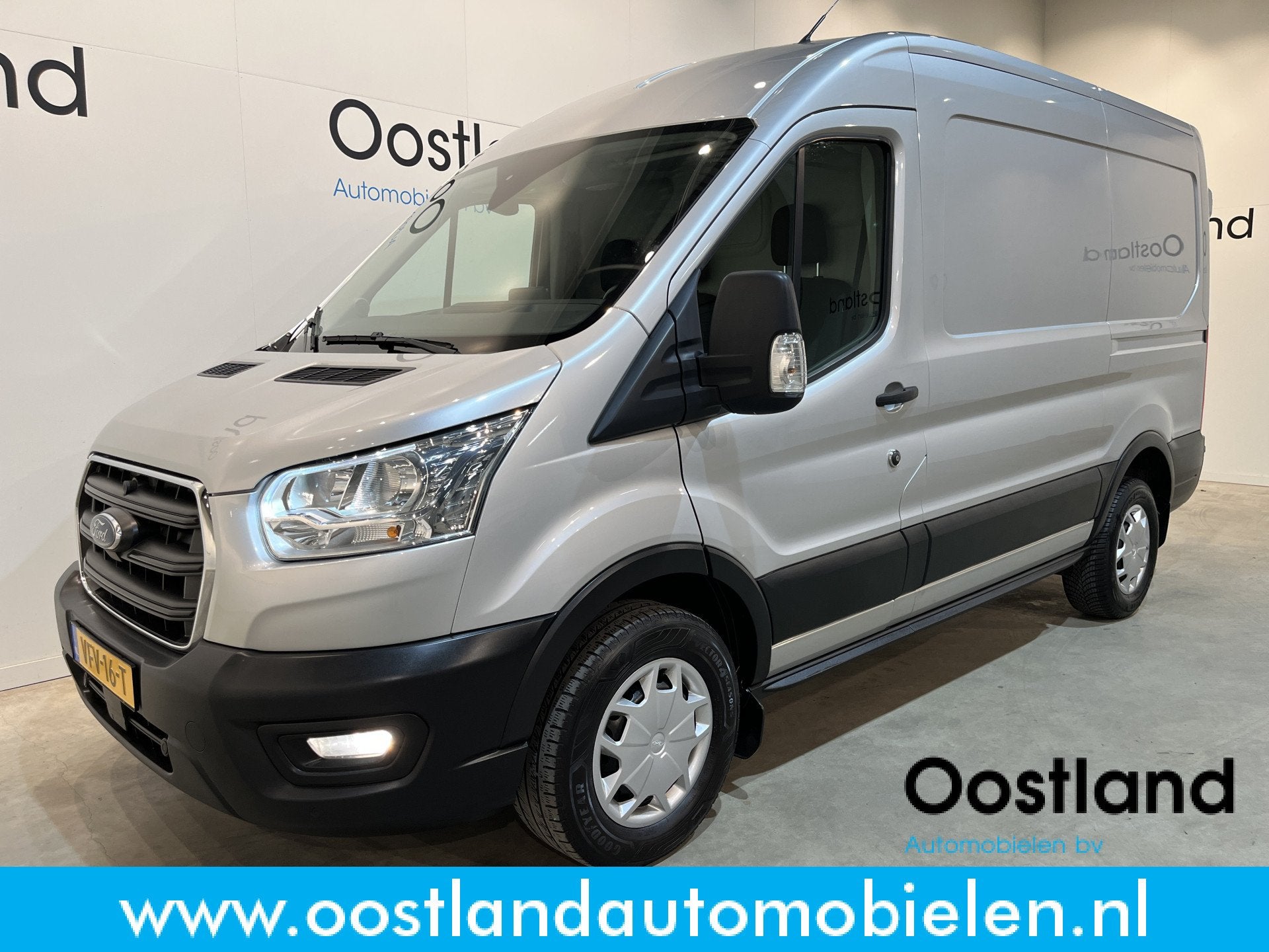 Ford Transit 350 2.0 TDCI L2H2 Trend 130 PK / Euro 6 / Airco, Auto's, Voorwielaandrijving, Stof, 4 cilinders, Met garantie (alle)