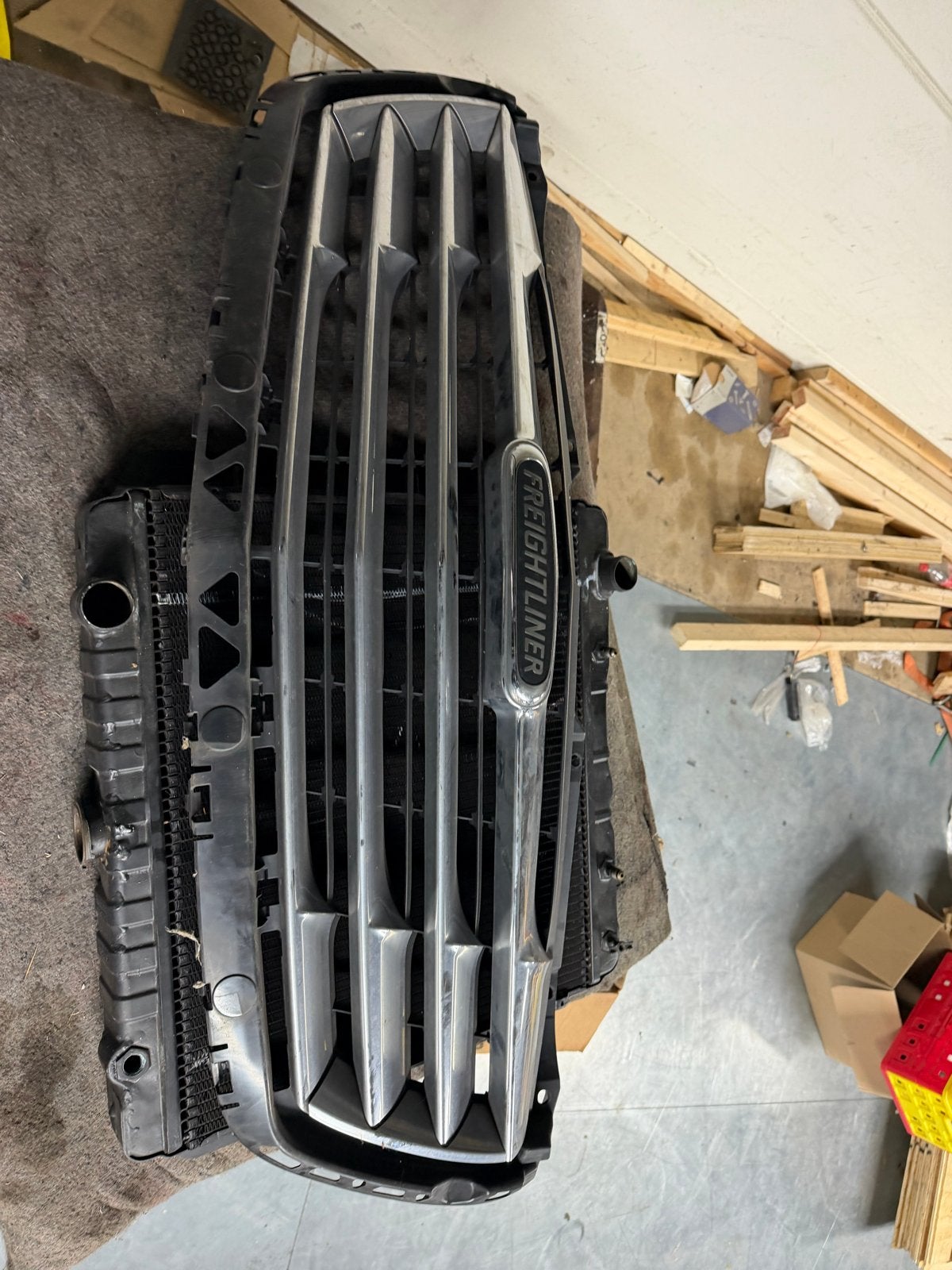 Grille Freightliner (Mercedes sprinter ), Ophalen of Verzenden, Gebruikt, Voor, Overige automerken
