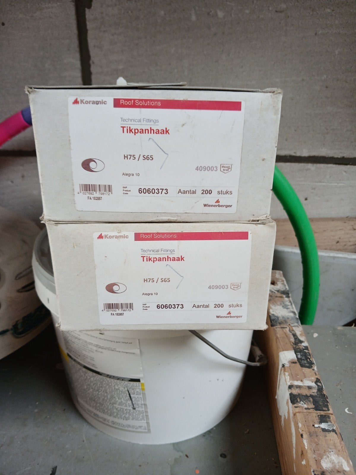 Koramic Tikpanhaken H75/S65 RVS - 200 stuks, Ophalen, Steen of Klei, Nieuw, 15 m² of meer