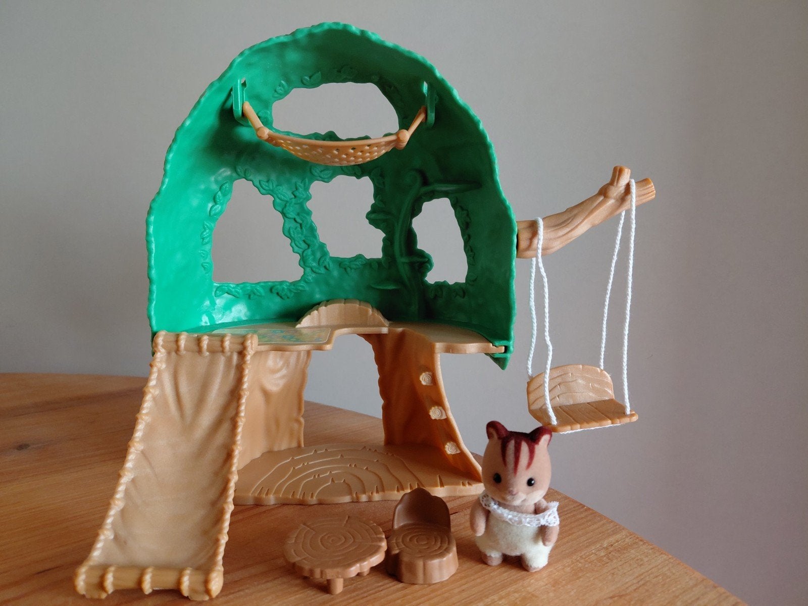 Sylvanian Families babyboomhutje/eekhoorn compleet, Ophalen of Verzenden, Zo goed als nieuw, Poppenhuis