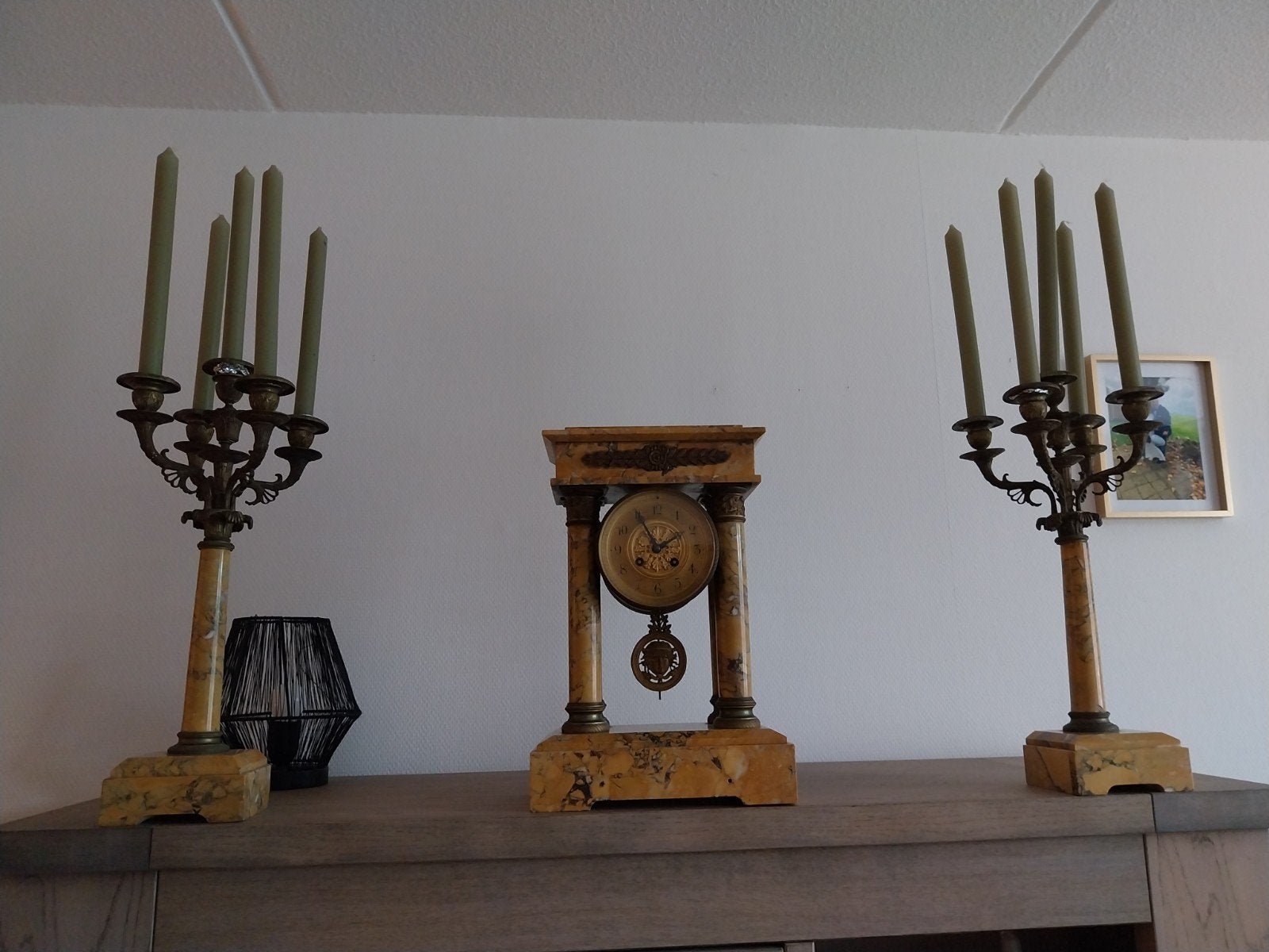 Antieke marmeren kandelaars en klok set, Antiek en Kunst, Ophalen, Keramiek of Aardewerk
