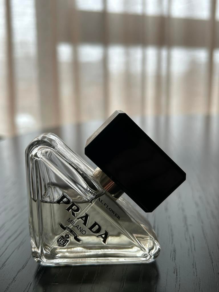 Prada Milano Virtual Flower 30ml Eau de Parfum, Sieraden, Tassen en Uiterlijk, Uiterlijk | Parfum, Ophalen of Verzenden, Zo goed als nieuw