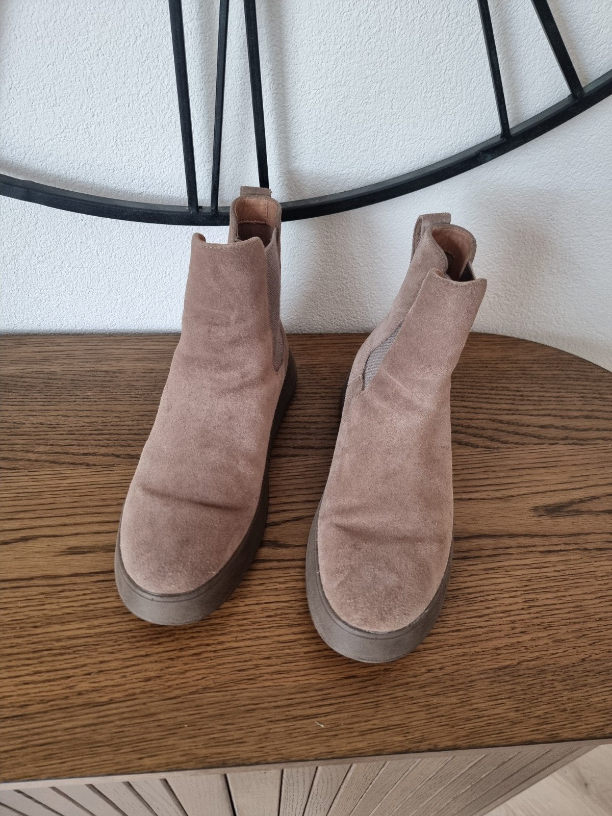 mooie fitflop lage laarsjes bruin mt 42, Bruin, Lage of Enkellaarzen, Ophalen of Verzenden, Zo goed als nieuw