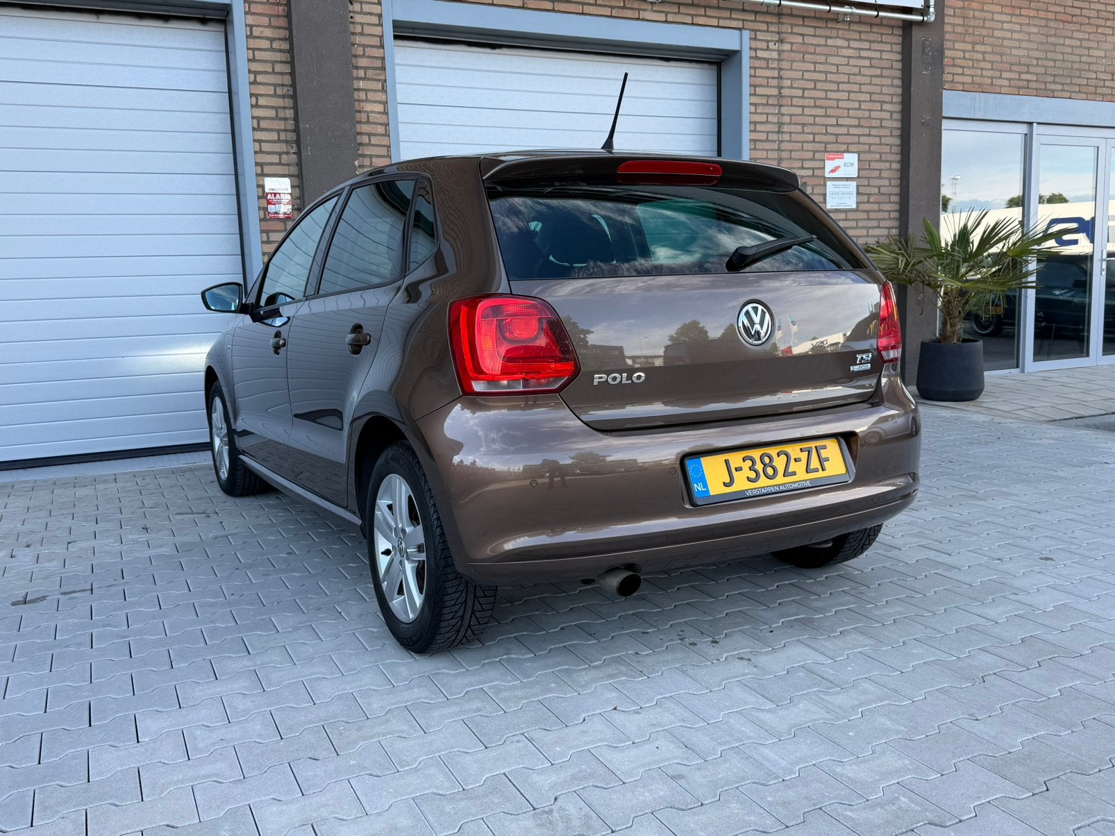 Volkswagen Polo 1.2 TSI Highline | Clima | Cruise | Halfleer, Auto's, Volkswagen, Voorwielaandrijving, Euro 5, 40 €/maand, Zwart