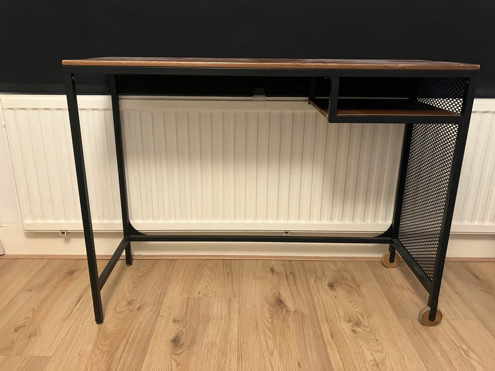 Computer tafel, Ophalen, Overige materialen, Gebruikt, Minder dan 40 cm