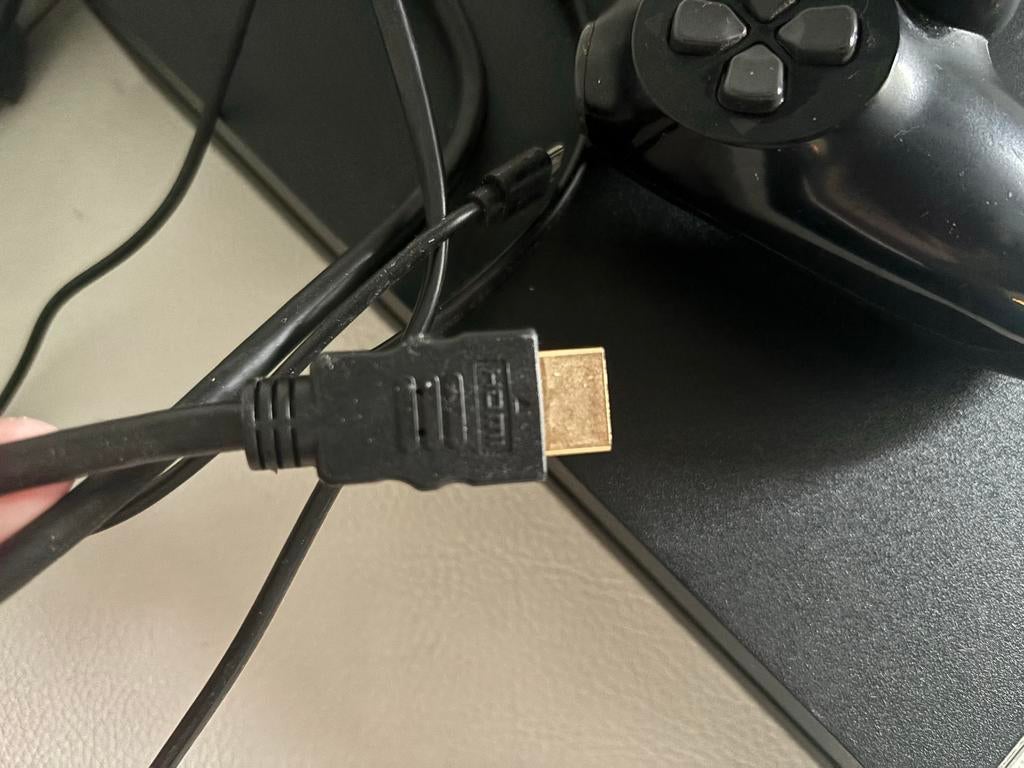 PlayStation 4 met controller en kabels, 500 GB, Ophalen of Verzenden, Zo goed als nieuw, Met 1 controller