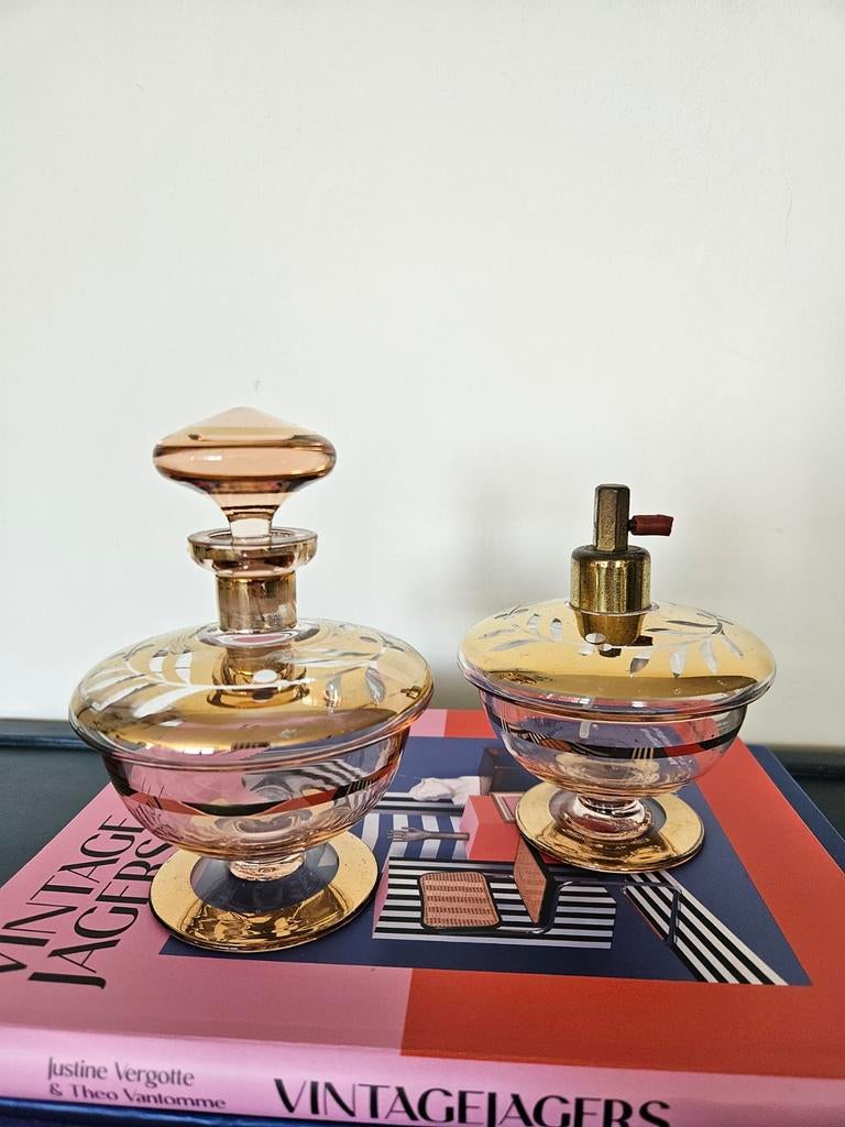 Vintage parfumfles & poederdoos set – goudkleurig glas, Verzamelen, Parfumverzamelingen, Ophalen of Verzenden, Zo goed als nieuw