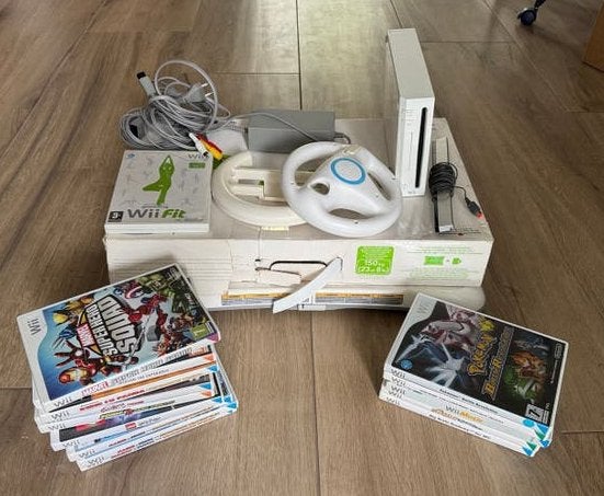 Wii console met 2x Balance Board, stuur en 17 games, Ophalen, Gebruikt, Met 1 controller, Met games