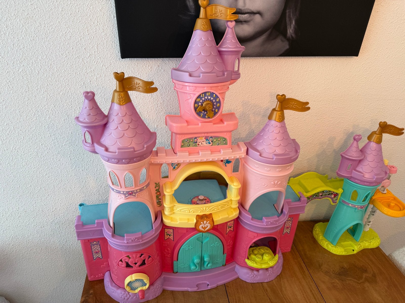 VTech Vrolijke Vriendjes Kasteel met extra's, Ophalen, Zo goed als nieuw, 2 tot 4 jaar