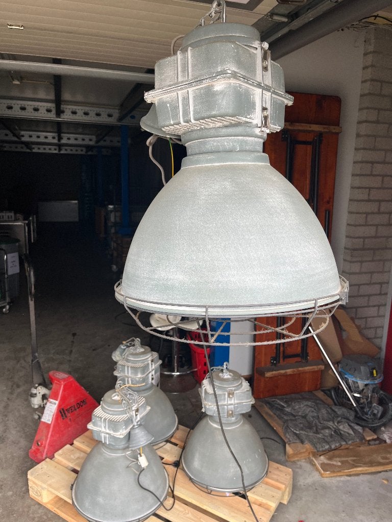 Industrie hanglamp 4-stuks, Gebruikt, Industrie look, Ophalen of Verzenden, Metaal