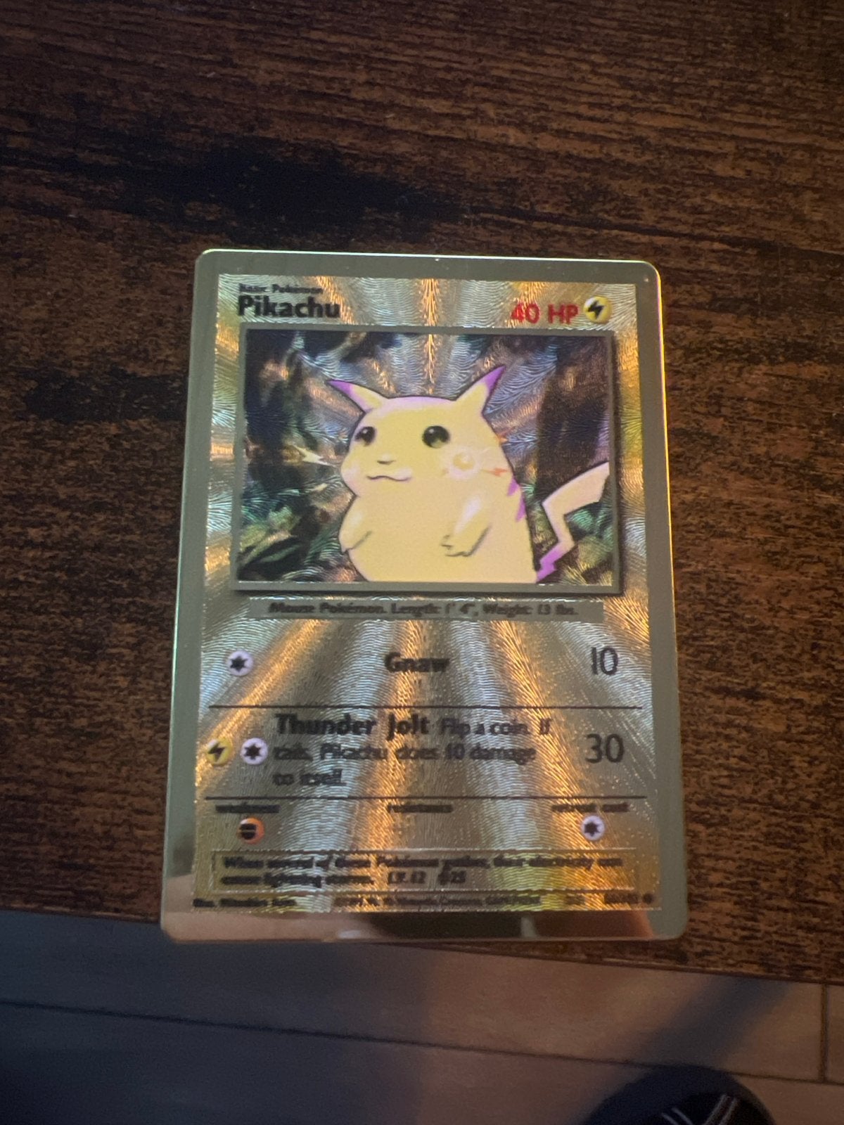 Gouden Pikachu Pokémon metal Kaart - Zeldzaam en Uniek, Ophalen of Verzenden, Zo goed als nieuw, Losse kaart, Foil