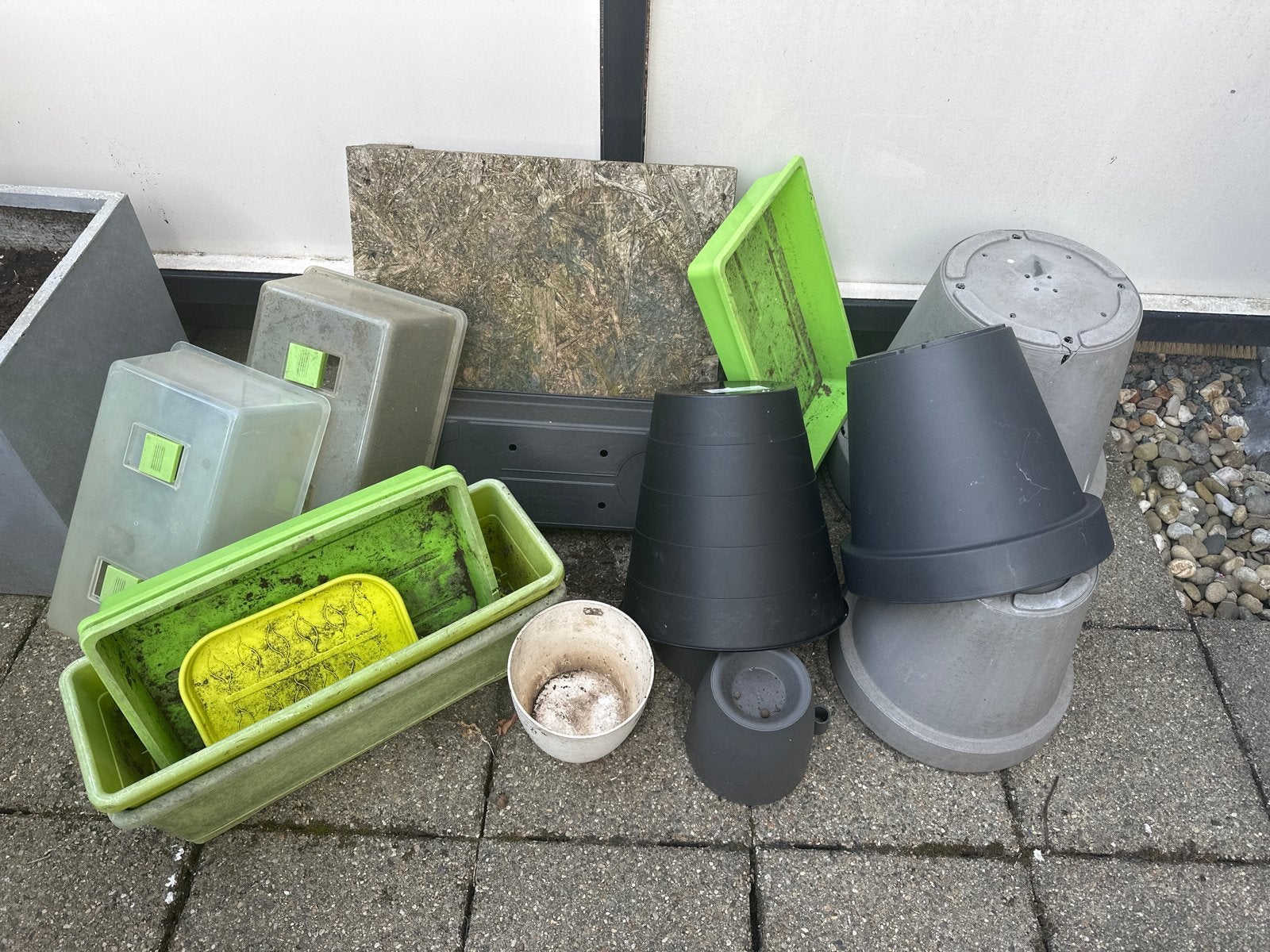 Diverse gebruikte bloempotten en kweekbakken, Tuin en Terras, Ophalen, Kunststof, Gebruikt, Minder dan 40 cm