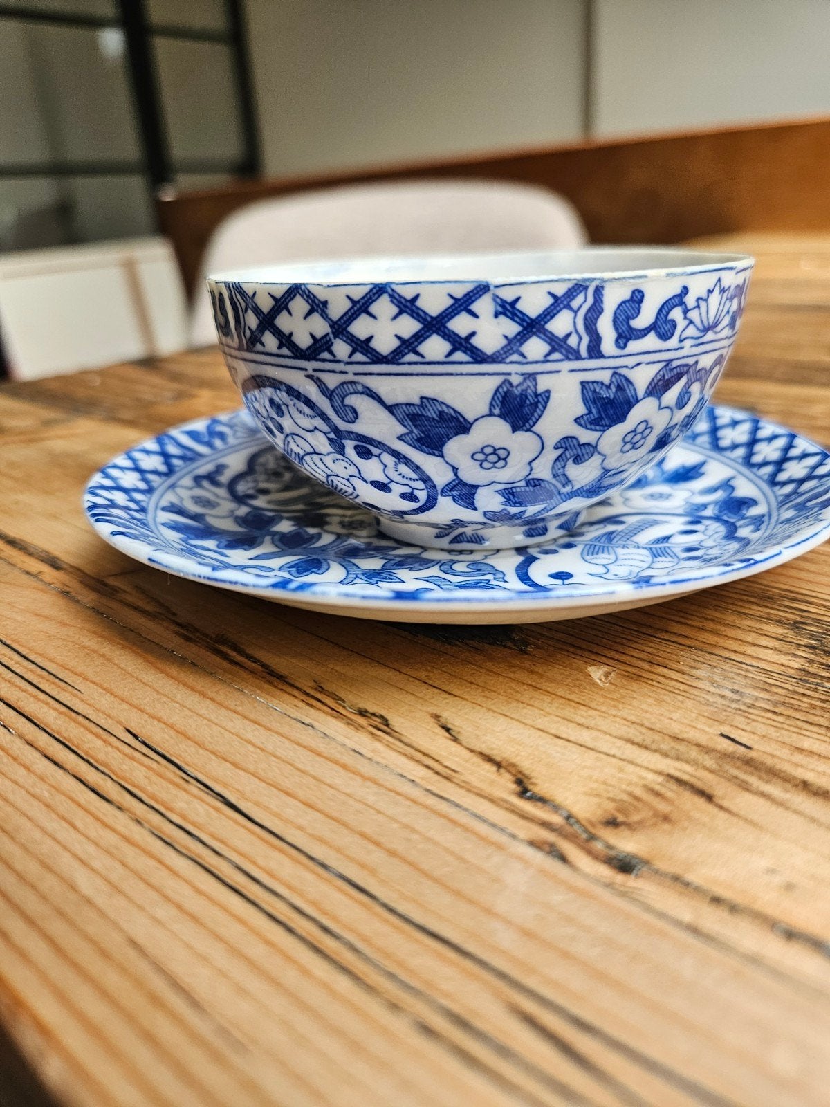 Vintage blauw-witte kop en schotel – Chinees/Japans decor, Antiek en Kunst, Ophalen of Verzenden