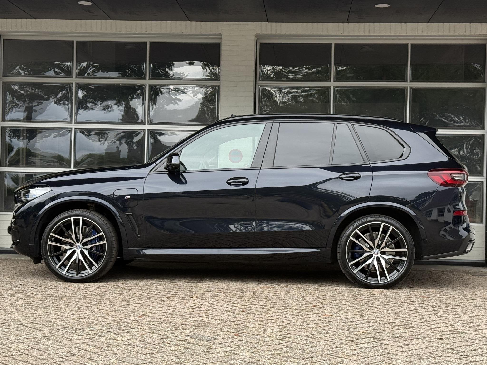 BMW X5 xDrive45e M SPORT | SKYLOUNGE | HARMAN KARDON | COMFO, Auto's, Gebruikt, 394 pk, Zwart, Vierwielaandrijving