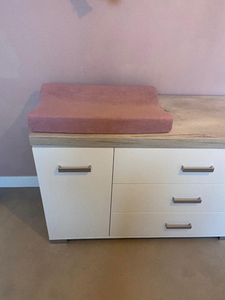 Mooie commode te koop! (onderdeel van kinderkamer), Ophalen, 50 tot 70 cm, 100 cm of meer, Zo goed als nieuw