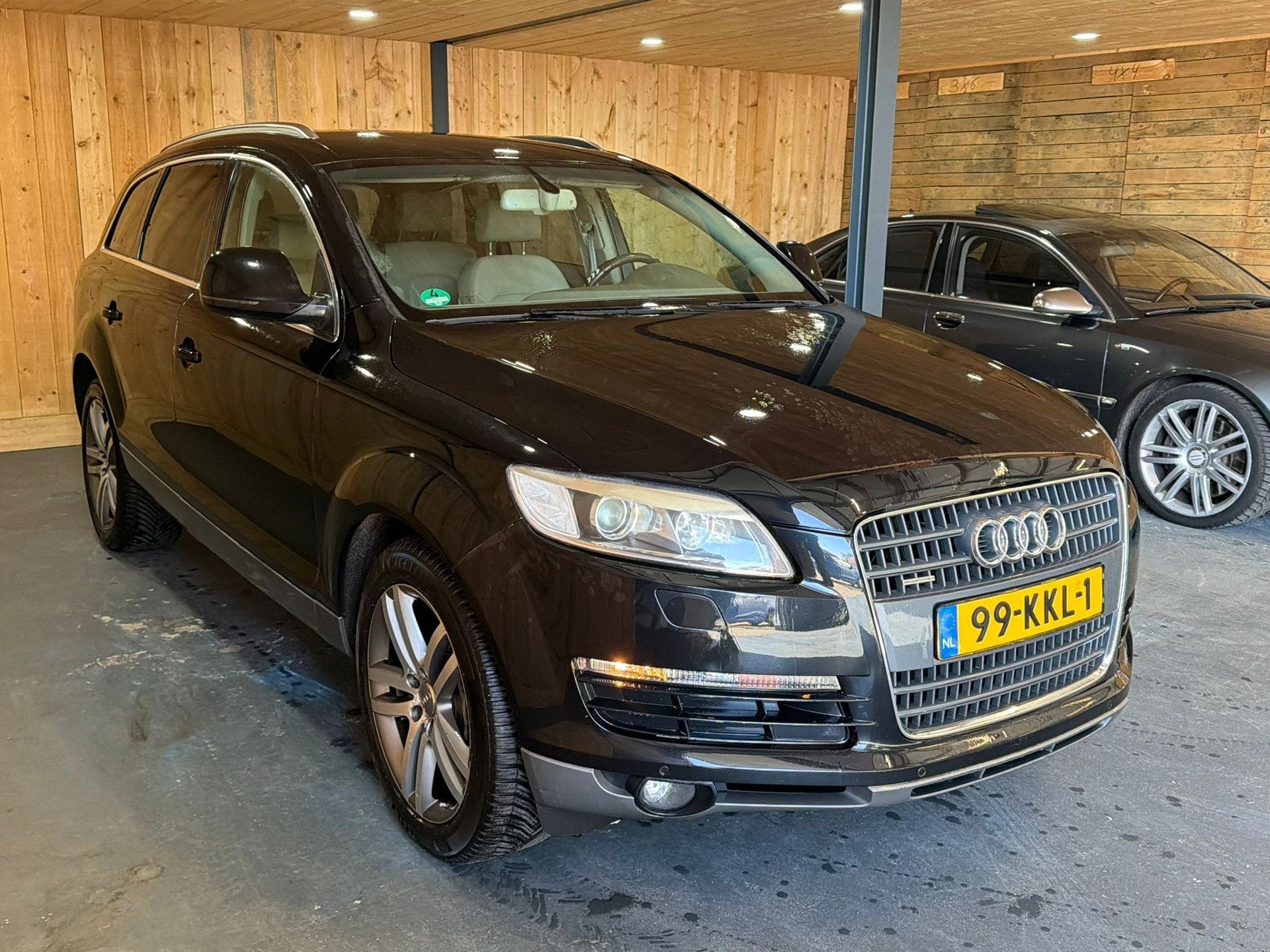 Audi Q7 4.2 FSI quattro 5+2 2006 Zwart BTW 7-Persoons, Auto's, Automaat, Gebruikt, 8 cilinders, 2245 kg