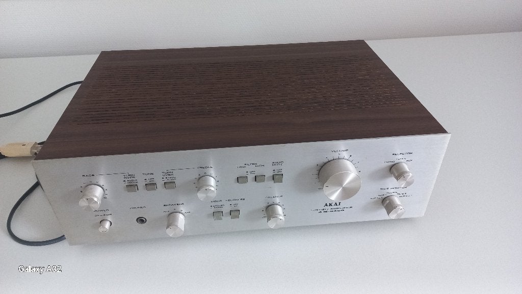 AKAI stereo versterker AM-2400, Gebruikt, 60 tot 120 watt, Stereo, Ophalen