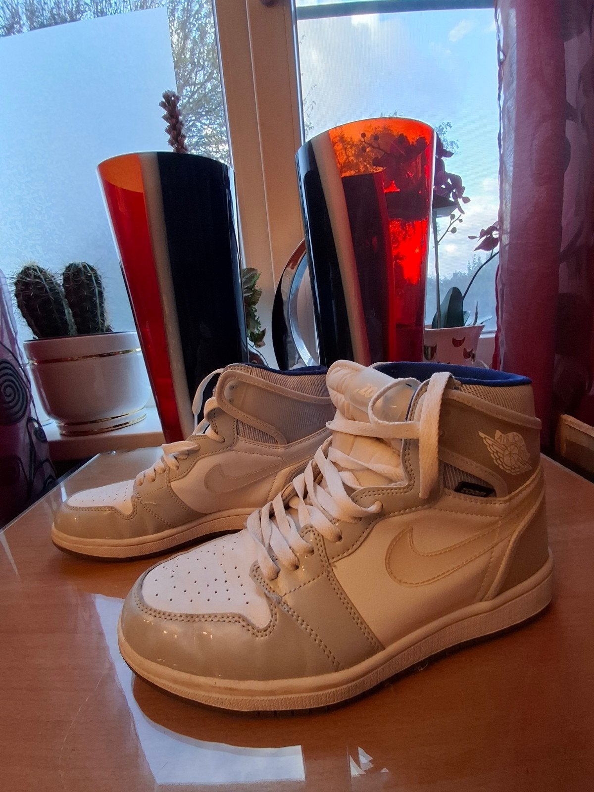 Nike Jordan sneakers wit met grijs maat 41, Kleding | Heren, Nike Jordan, Wit, Ophalen of Verzenden, Sneakers of Gympen