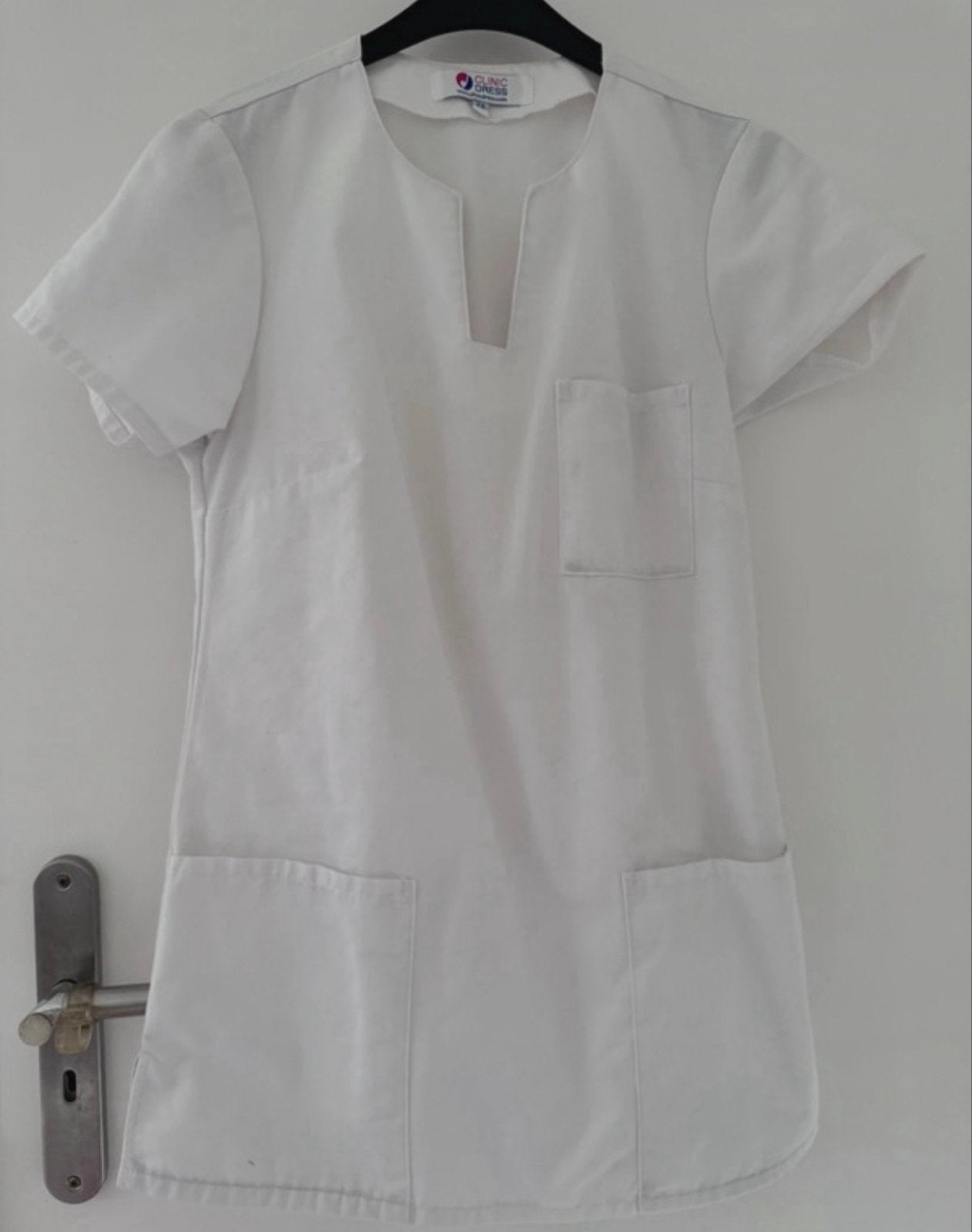 Witte zorgjas/tuniek met korte mouwen maat xs/s, Kleding | Dames, Ophalen of Verzenden, Zo goed als nieuw