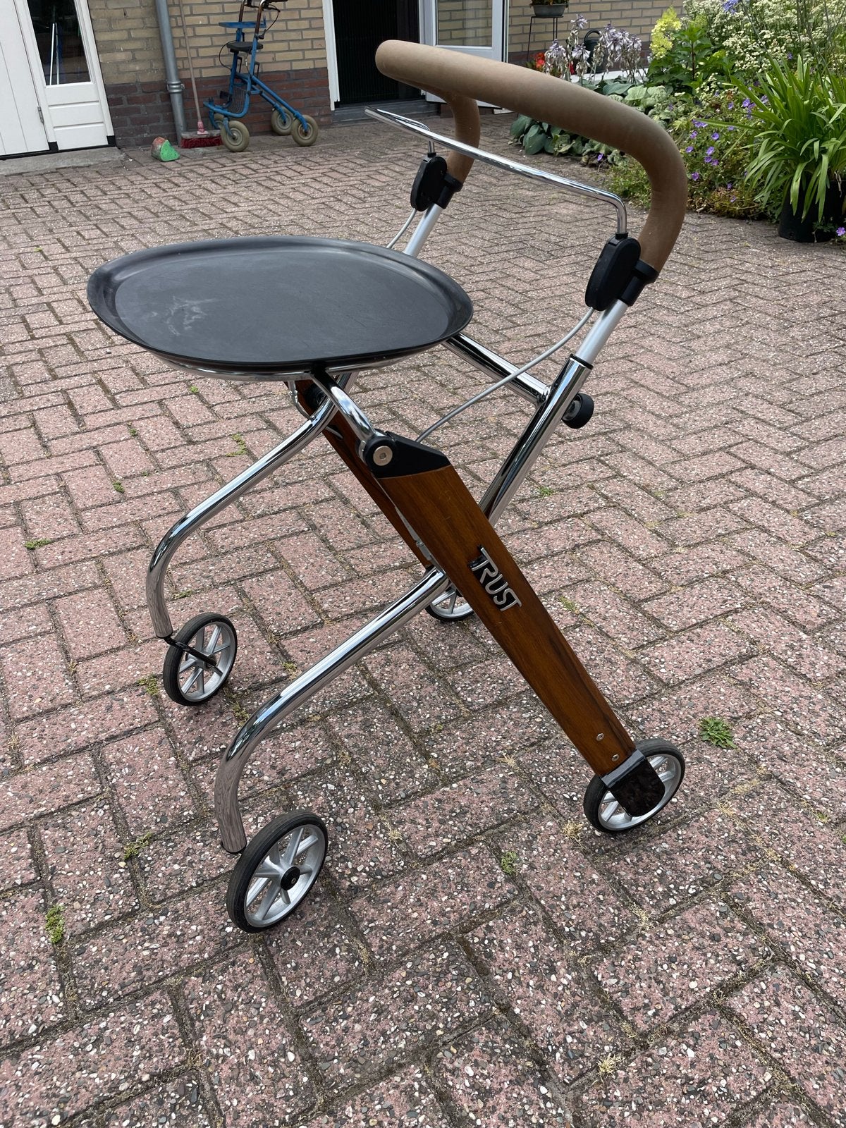 Trust lets go binnen rollator, Ophalen, Opvouwbaar, Gebruikt