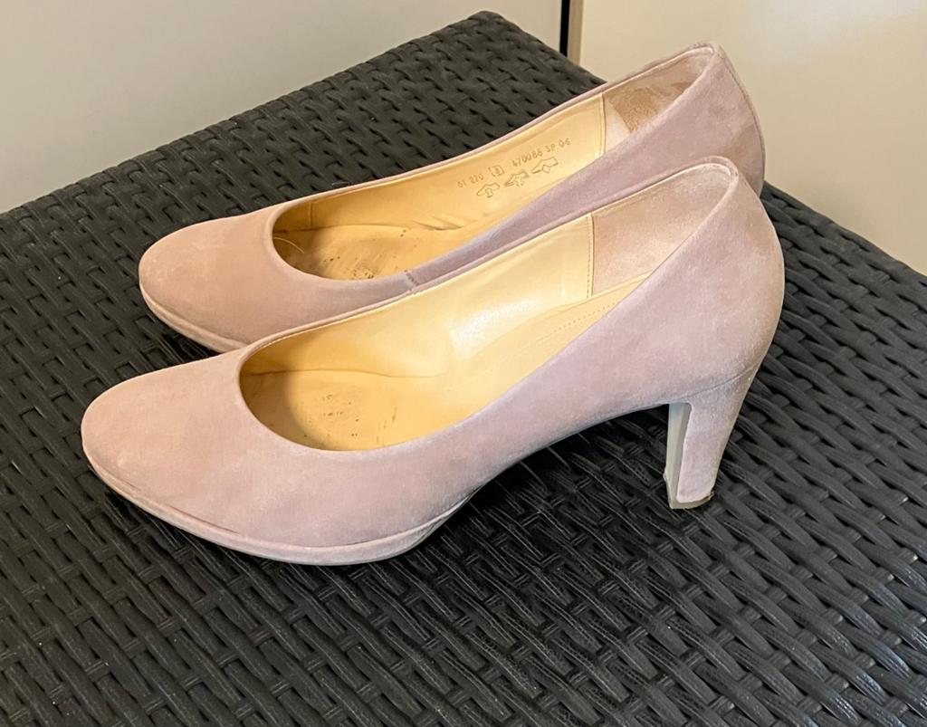 Gabor oud roze suède pump maat 42 (8), Kleding | Dames, Schoenen, Pumps, Ophalen of Verzenden, Zo goed als nieuw, Roze