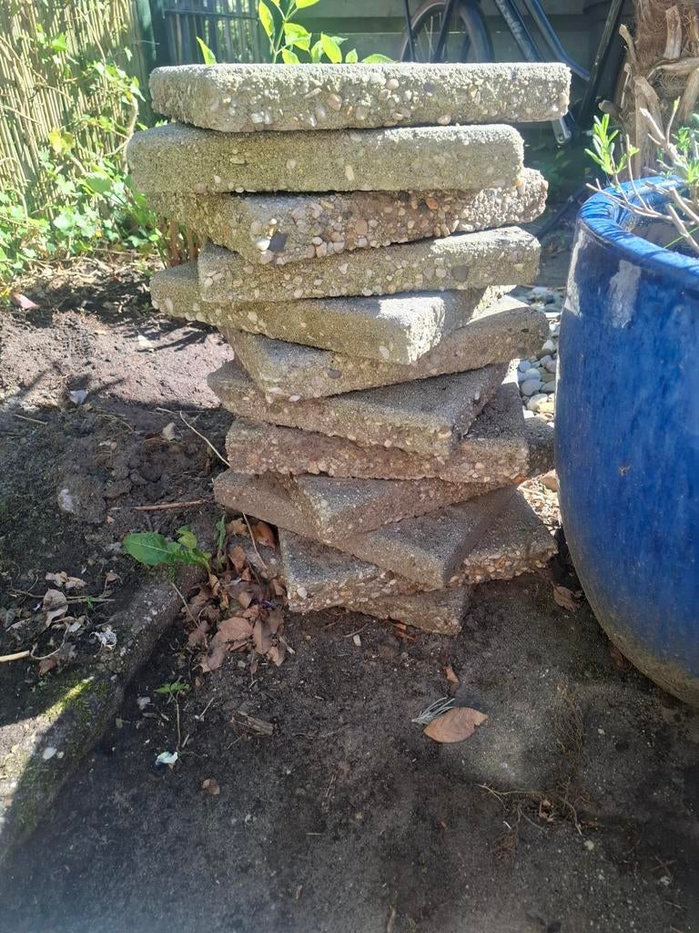 12 tuintegels gratis ophalen in Assen (Baggelhuizen), Tuin en Terras, Ophalen, Gebruikt, Minder dan 5 m², Beton