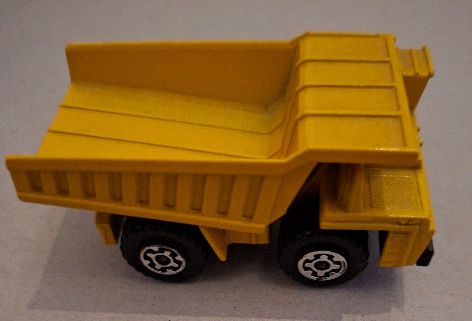 Vintage Matchbox Superfast No. 58 Faun Dump Truck (1976), Ophalen of Verzenden, Zo goed als nieuw, Bus of Vrachtwagen, Matchbox