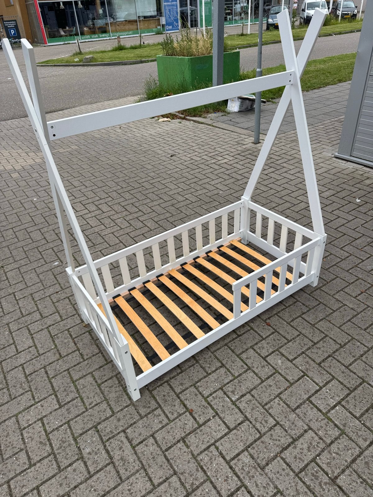Kinderbed tipi 140x70 met uitvalbeveiliging, 70 tot 85 cm, Zo goed als nieuw, Lattenbodem, 140 tot 160 cm