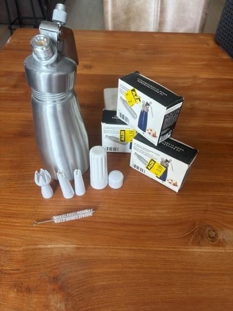 slagroomspuit, Overige typen, Zilver, Ophalen of Verzenden, Zo goed als nieuw
