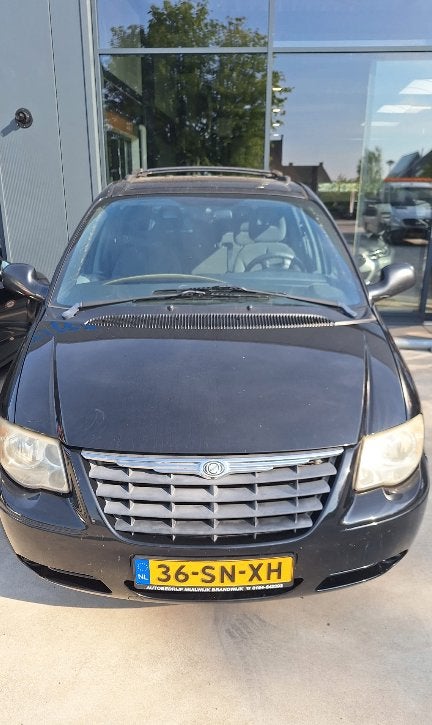 Chrysler Voyager 2.4 I 2006 Zwart, Auto's, Chrysler, Voorwielaandrijving, 4 cilinders, 7 stoelen, Zwart