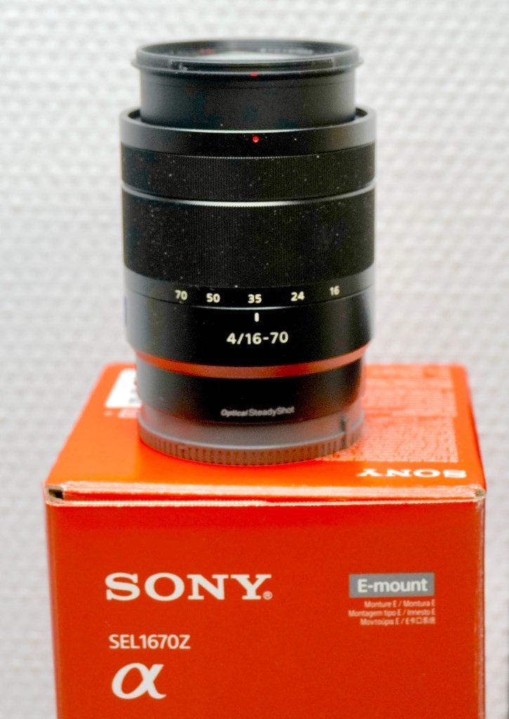 Sony  E 16-70mm F4 ZA OSS Zeiss lens  VERKOCHT