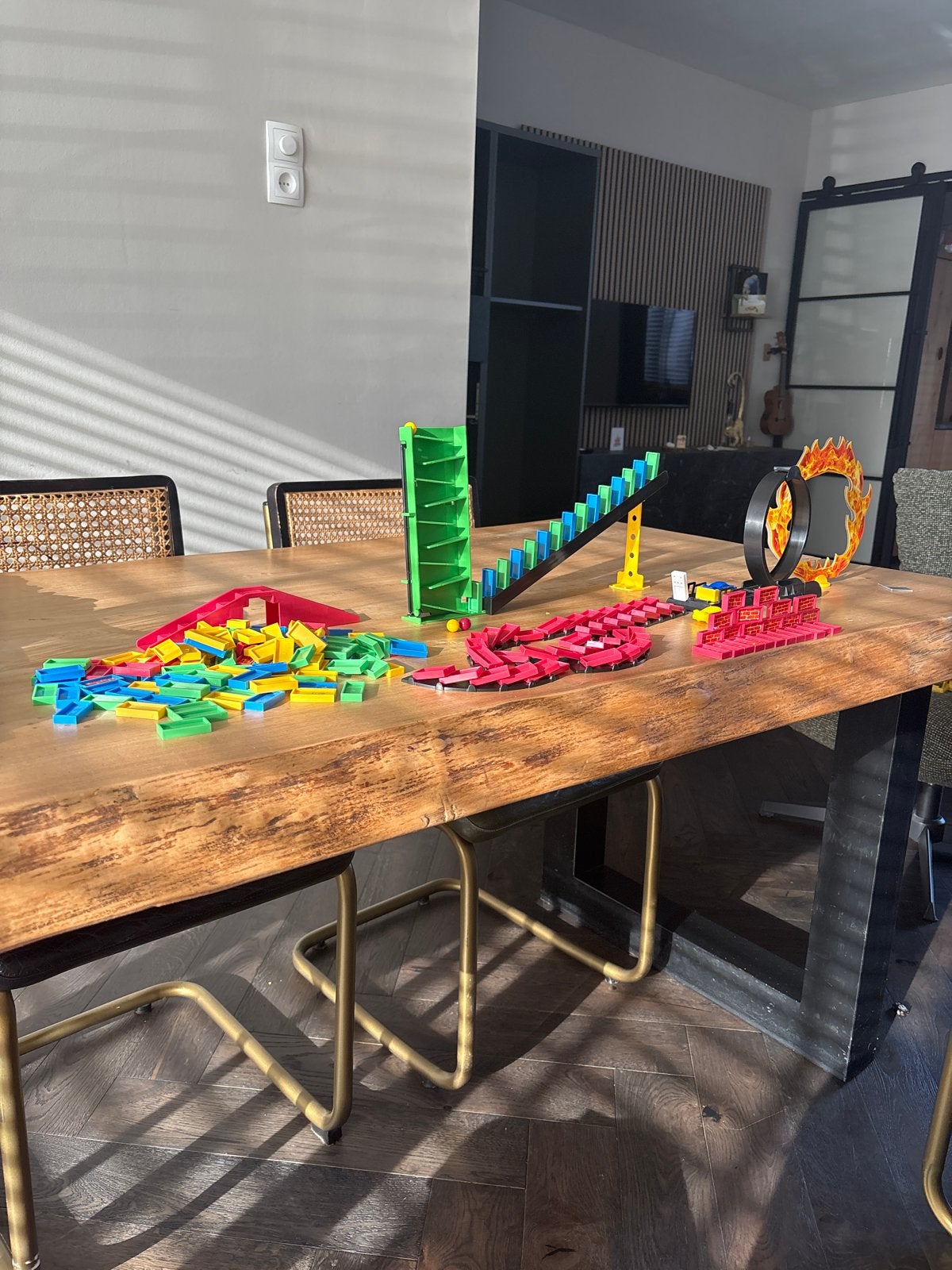Domino set met 60 stenen, knikkers, looping en vlammenpoort, Ophalen, Gebruikt