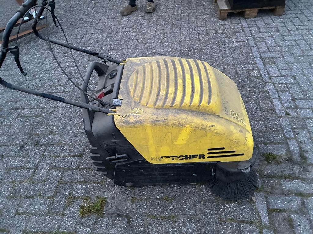 Kärcher 750 ksm veegmachine, Ophalen, Zo goed als nieuw