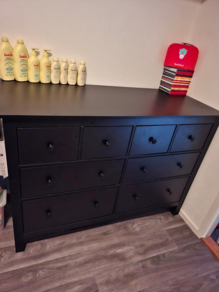 Zwarte ladekast/commode met 8 lades, Ophalen, Gebruikt, 100 tot 150 cm, 25 tot 50 cm