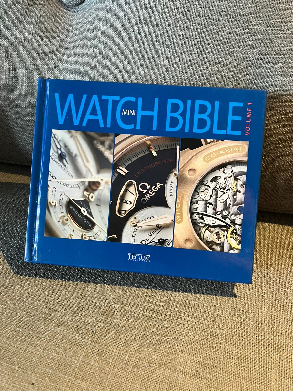 Mini watch bible volume 1 boek horloge horloges rolex omega, Ophalen of Verzenden, Zo goed als nieuw