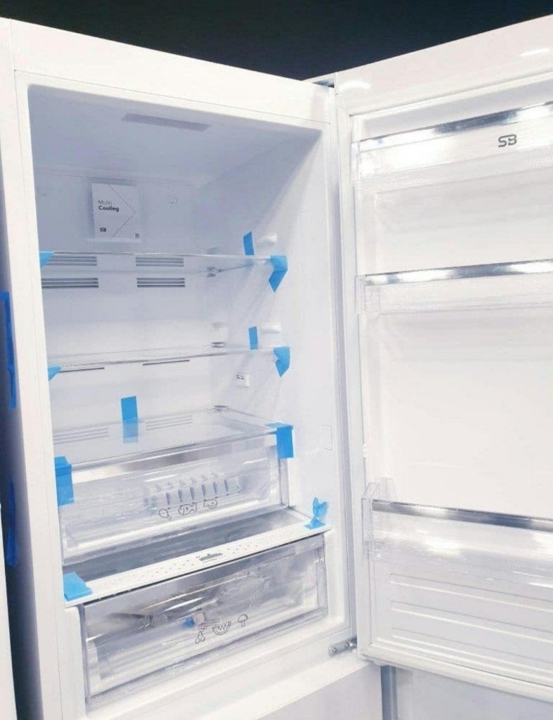 SB vrijstaande koelvriescombinatie inc fabrieks garantie, Witgoed en Apparatuur, Ophalen, 200 liter of meer, Met aparte vriezer