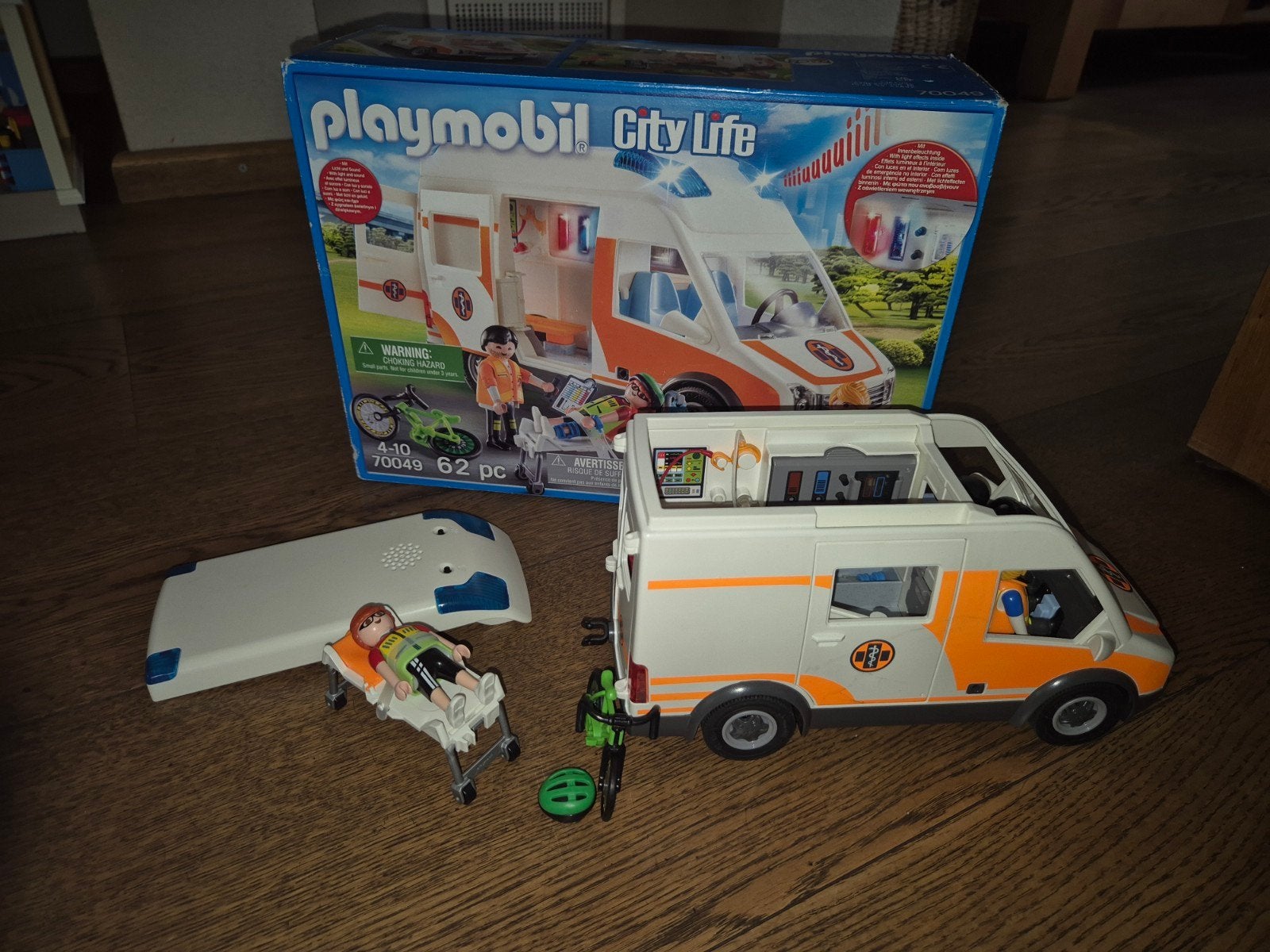 Playmobil City Life Ambulance 70049 met licht en geluid, Ophalen of Verzenden, Zo goed als nieuw, Jongen of Meisje