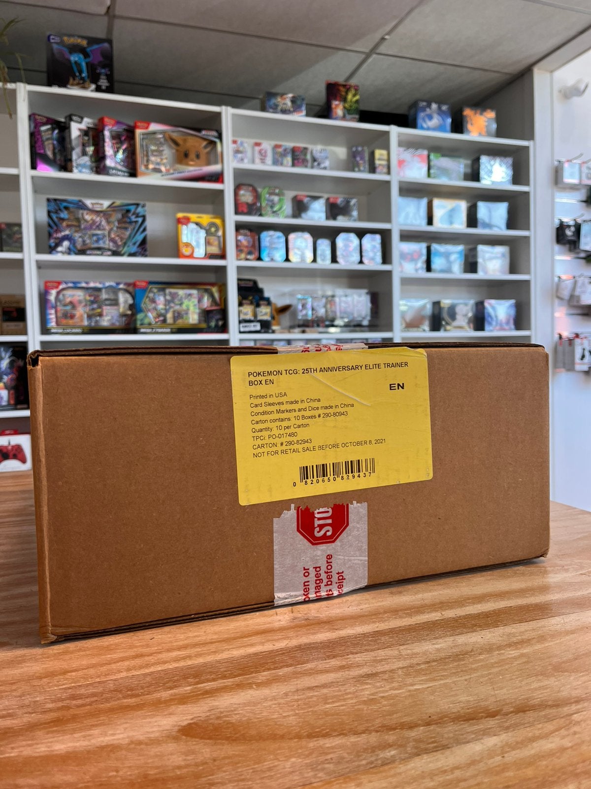 Pokémon 25th Celebrations Elite Trainer Box Case, Ophalen of Verzenden, Nieuw, Boosterbox, Foil