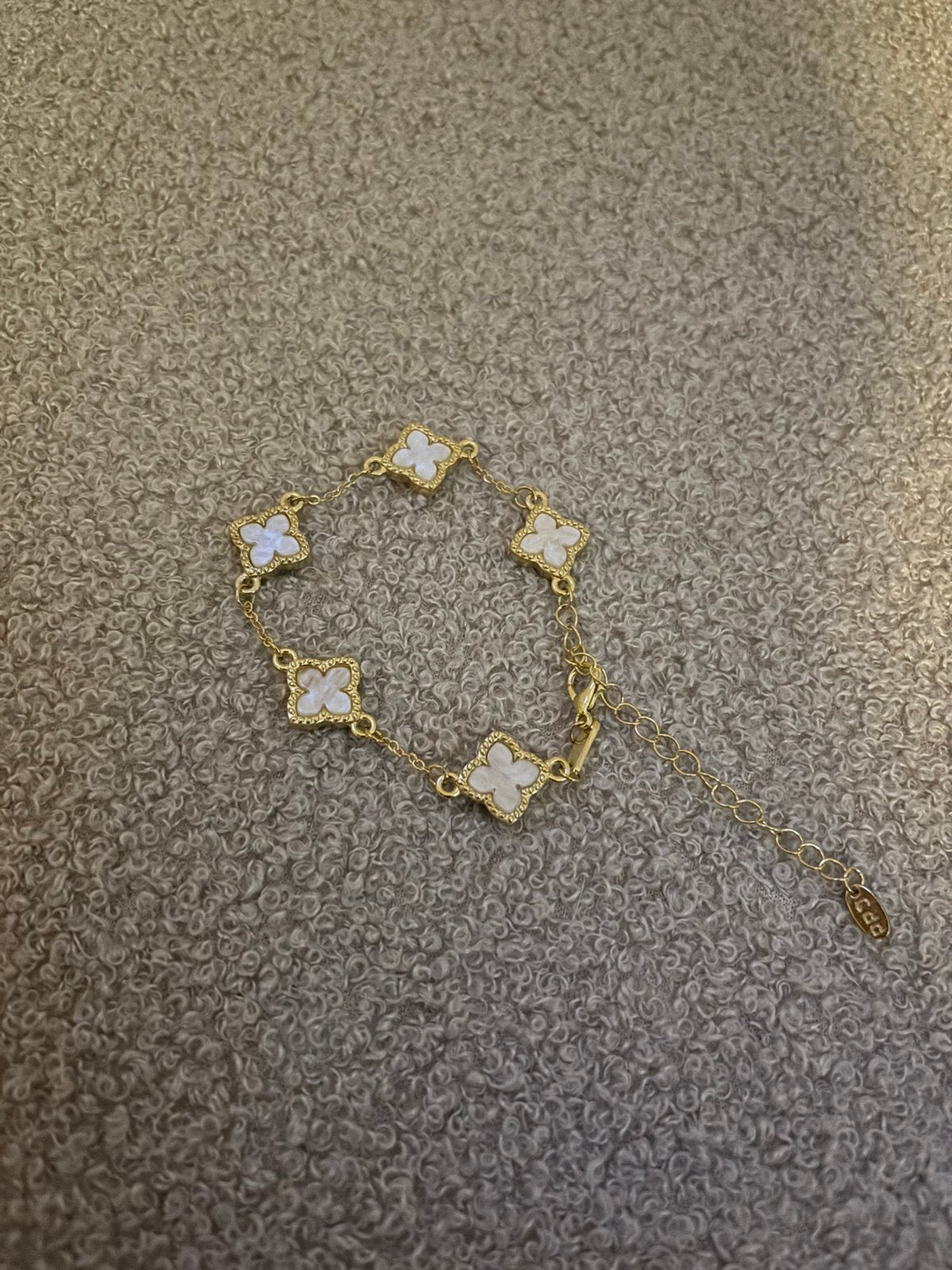 Armband goud/wit, Sieraden, Tassen en Uiterlijk, Piercings, Ophalen of Verzenden, Nieuw, Goud