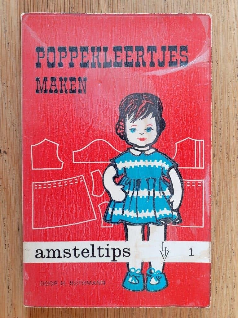 oud boekje poppenkleertjes maken jaren 60, Verzamelen, Ophalen of Verzenden, Gebruikt