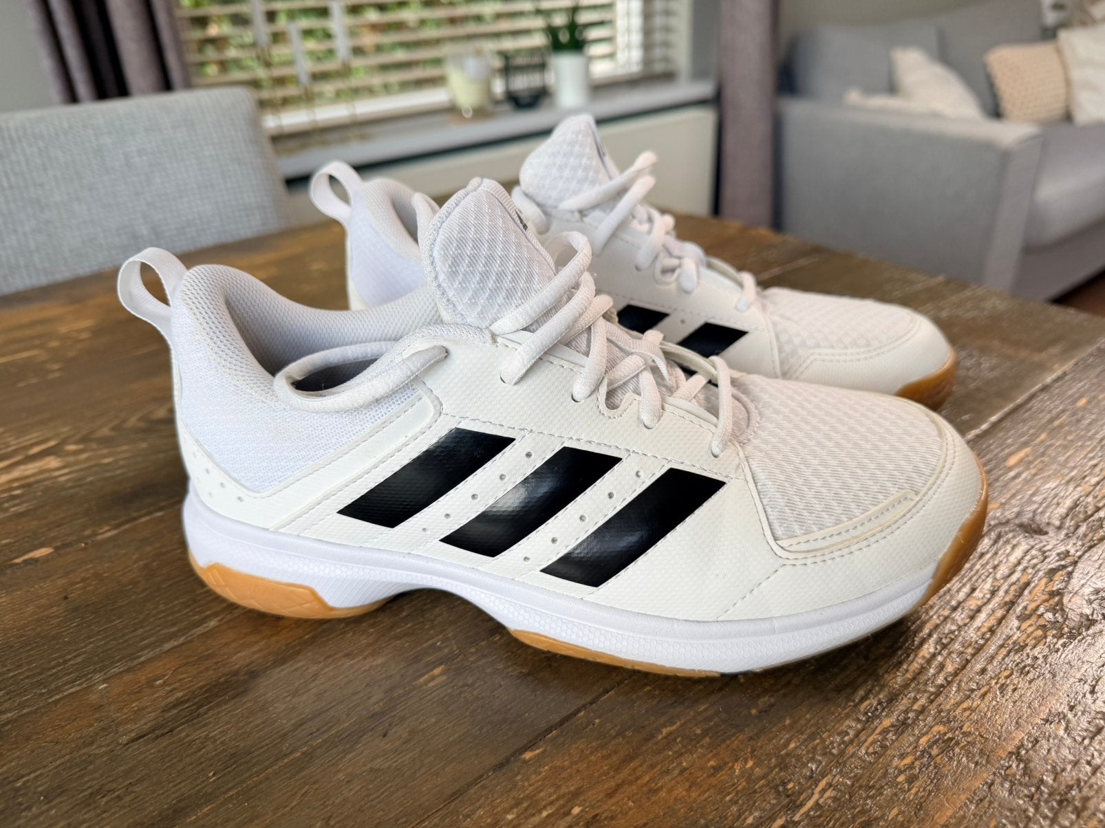 Adidas Ligra 7 Indoor Hockeyschoenen | Wit/Zwart | Maat 40 |, Ophalen of Verzenden, Zo goed als nieuw, Schoenen
