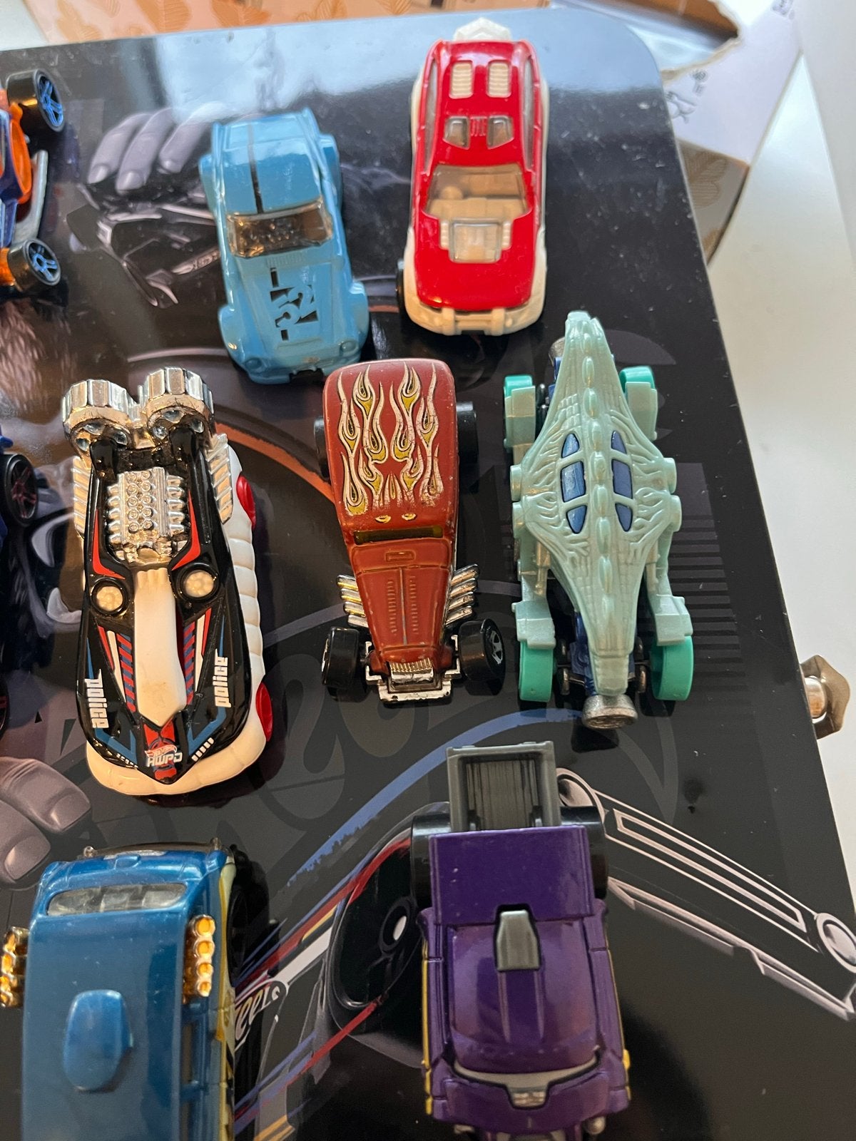 Hot Wheels verzameling met opbergkoffer - 17 auto's, Ophalen, Gebruikt