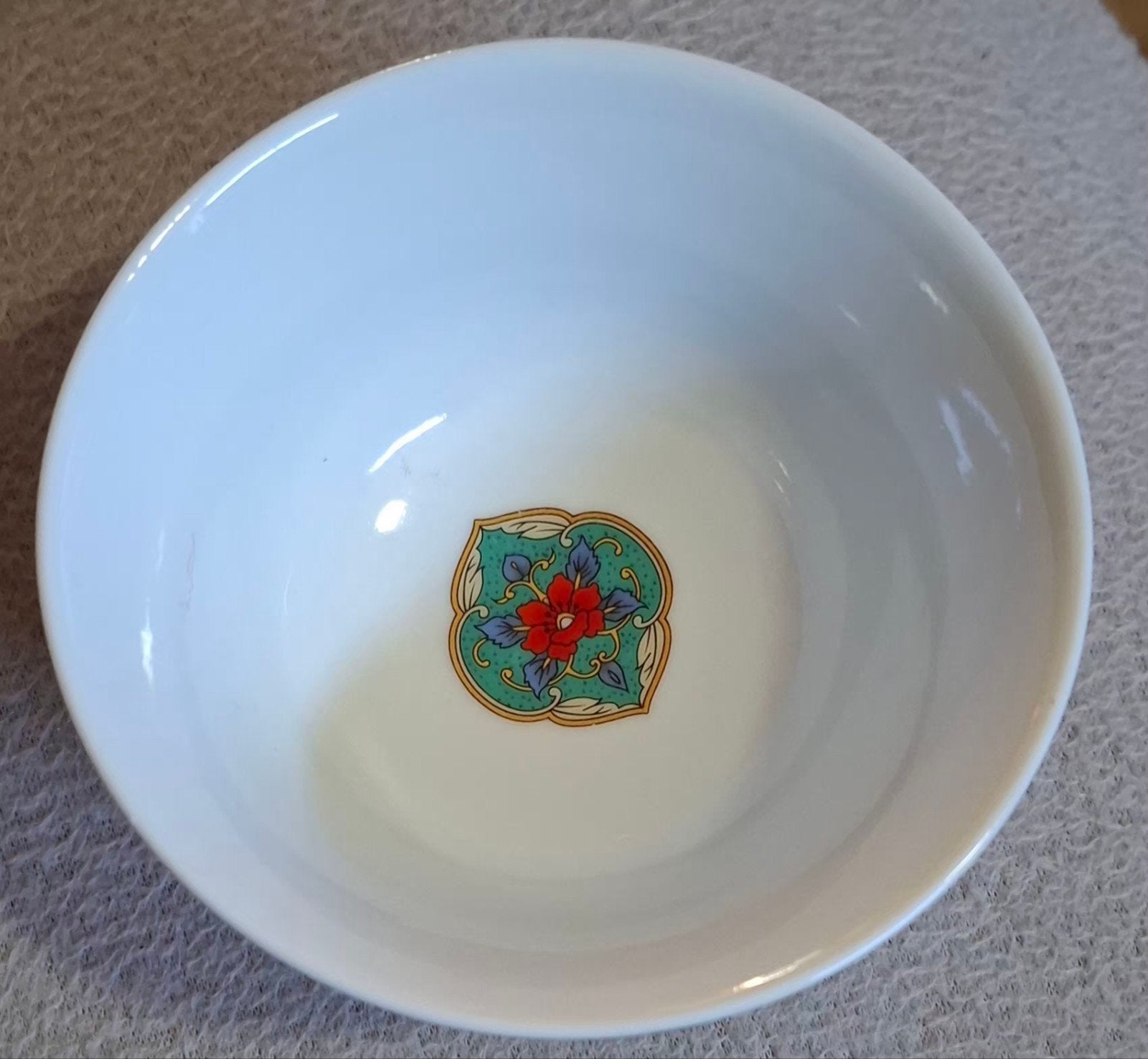 Prachtige Chinese kom met vogel- en bloemmotieven, Antiek en Kunst, Antiek | Porselein, Ophalen of Verzenden