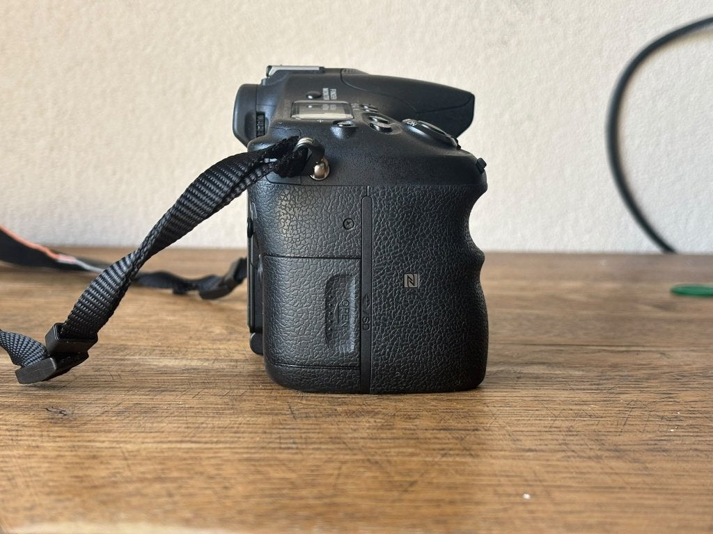 Foto 14 van Sony A77 II + Sony DT 16-50 + Tamron 18-270mm — complete set
