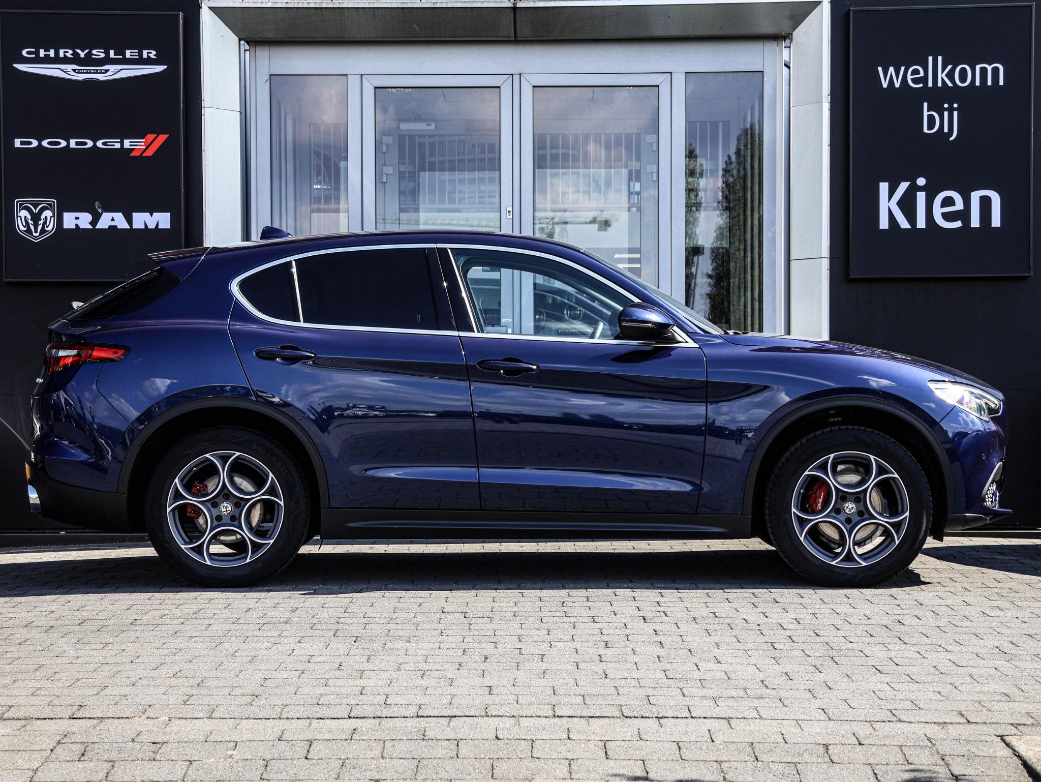 Alfa Romeo Stelvio 2.0 T AWD B-Tech Q4 | ACC | Stoel & Stuur, Auto's, Alfa Romeo, Euro 6, 4 cilinders, Blauw, Leder